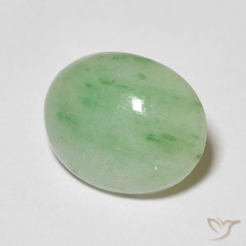Jade Vert chaud naturelle ovale, 3.83 ct, Opaque