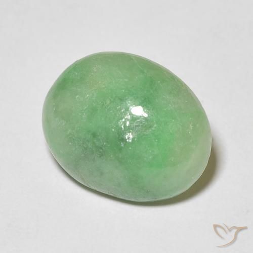 Jade Vert clair naturelle ovale, 4.60 ct, Opaque