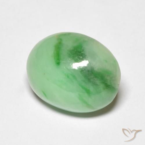 Jade Vert clair naturelle ovale, 4.86 ct, Opaque