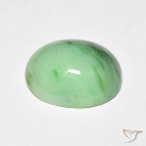 Jade Vert clair naturelle ovale, 4.86 ct, Opaque