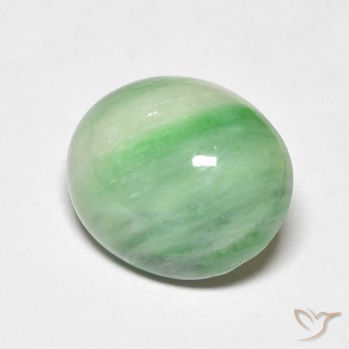 Jade Vert jaunâtre naturelle ovale, 4.50 ct, Opaque