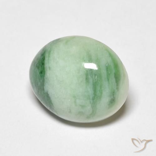 Jade Vert moyen naturelle ovale, 4.10 ct, Opaque