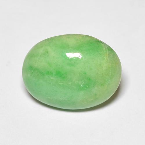 Jade vert naturelle coupe ovale, 4,86 ct, opaque