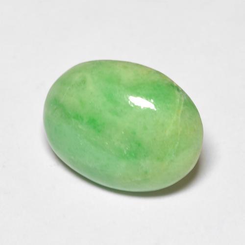 Jade vert naturelle coupe ovale, 4,86 ct, opaque