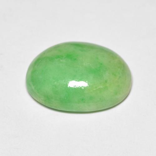 Jade vert naturelle coupe ovale, 4,86 ct, opaque