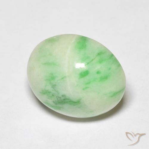Jade Vert moyen naturelle ovale, 4.71 ct, Transparent