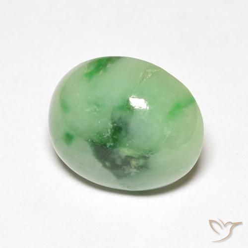 Jade Vert moyen naturelle ovale, 4.30 ct, Opaque