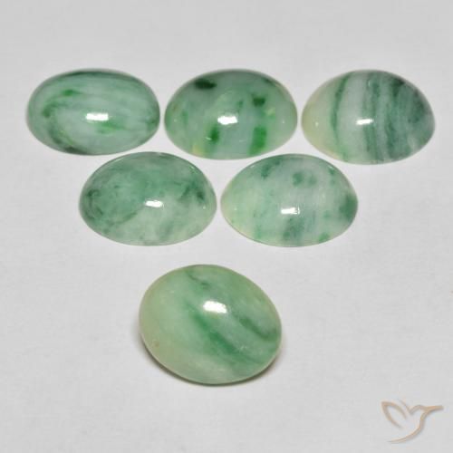 Jade Vert moyen naturelle ovale, 4.51 ct, Opaque