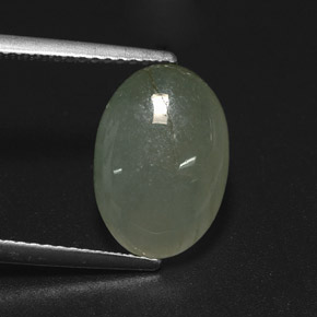 Jadéite vert naturelle coupe ovale, 5,09 ct, translucide