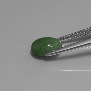Jadéite vert naturelle coupe ovale, 2,90 ct, translucide