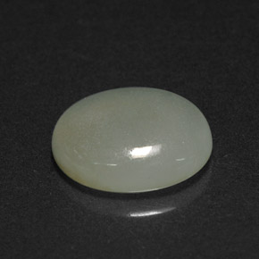 Jadéite vert naturelle coupe ovale, 2,41 ct, translucide