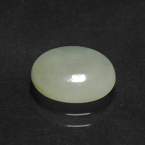 Jadéite vert naturelle coupe ovale, 2,41 ct, translucide