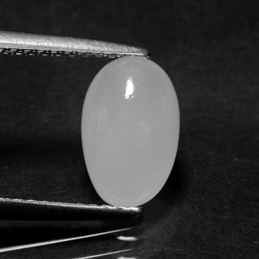 Jadéite blanc naturelle coupe ovale, 2,02 ct, translucide