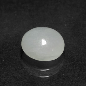 Jadéite blanc naturelle coupe ovale, 2,37 ct, translucide