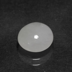 Jadéite blanc naturelle coupe ovale, 2,51 ct, translucide