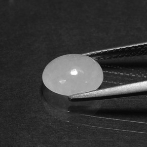 Jadéite blanc naturelle coupe ovale, 1,84 ct, translucide