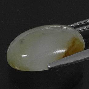 Jadéite Blanc Vert naturelle Coupe ovale, 6.30 ct, Opaque