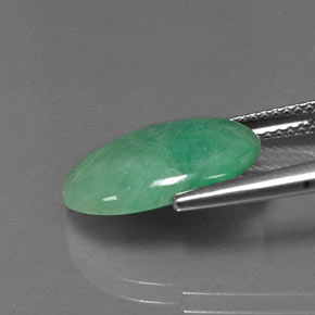 Jadéite vert naturelle coupe ovale, 5,77 ct, opaque