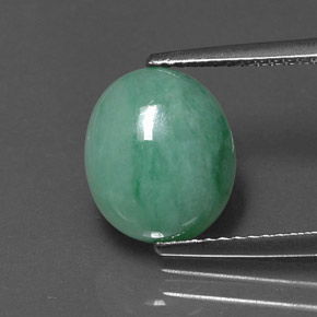 Jadéite vert naturelle coupe ovale, 4,64 ct, opaque