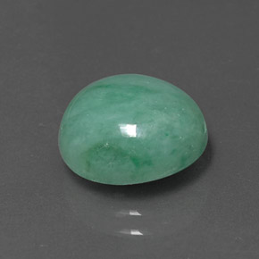 Jadéite vert naturelle coupe ovale, 4,64 ct, opaque