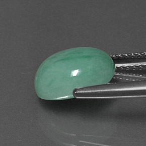 Jadéite vert naturelle coupe ovale, 4,64 ct, opaque