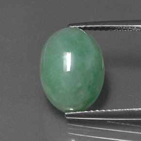 Jadéite vert naturelle coupe ovale, 8,44 ct, opaque