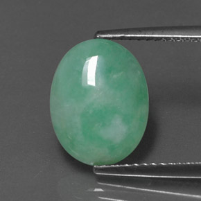 Jadéite Vert naturelle Coupe ovale, 4.28 ct, Opaque
