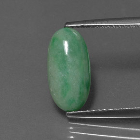 Jadéite Vert naturelle Coupe ovale, 2.64 ct, Opaque