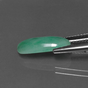 Jadéite Vert naturelle Coupe ovale, 3.02 ct, Opaque