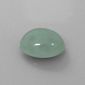 Jadéite vert naturelle coupe ovale, 5,35 ct, translucide
