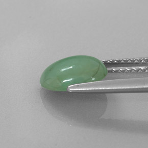 Jadéite vert naturelle coupe ovale, 1,80 ct, translucide