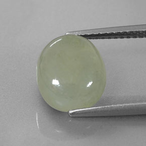 Jadéite Vert naturelle ovale, 3.69 ct, Translucide
