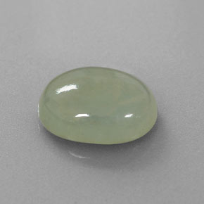 Jadéite Vert naturelle ovale, 3.69 ct, Translucide