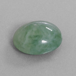 Jadéite vert naturelle coupe ovale, 6,25 ct, translucide