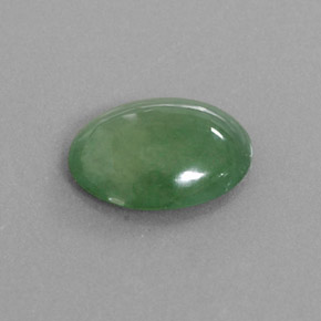 Jadéite Vert naturelle ovale, 3.08 ct, Translucide