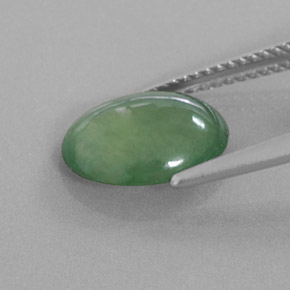 Jadéite Vert naturelle ovale, 3.08 ct, Translucide