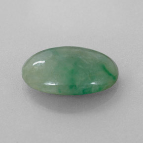 Jadéite vert naturelle coupe ovale, 4,88 ct, translucide