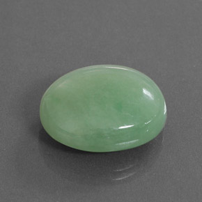 Jadéite Vert naturelle ovale, 21.62 ct, Opaque