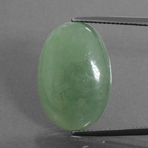 Jadéite Vert naturelle ovale, 20.88 ct, Translucide