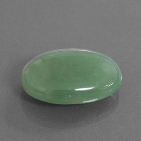 Jadéite Vert naturelle ovale, 20.88 ct, Translucide