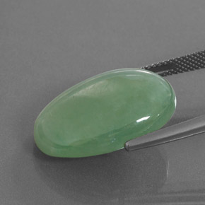 Jadéite Vert naturelle ovale, 20.88 ct, Translucide