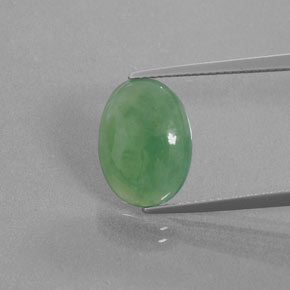 Jadéite vert naturelle coupe ovale, 6,33 ct, translucide