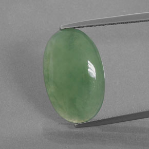 Jadéite vert naturelle coupe ovale, 9,66 ct, translucide