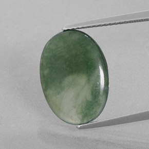 Jadéite vert naturelle coupe ovale, 5,69 ct, transparent