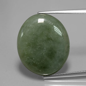 Jadéite vert naturelle coupe ovale, 13,76 ct, translucide