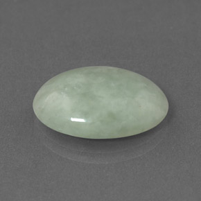 Jadéite vert naturelle coupe ovale, 8,88 ct, opaque