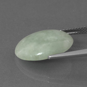 Jadéite vert naturelle coupe ovale, 8,88 ct, opaque