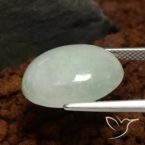 Jadéite Vert moyen naturelle ovale, 10.19 ct, Translucide