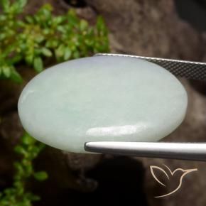 Jadéite Vert gris léger naturelle ovale, 33.23 ct, Opaque