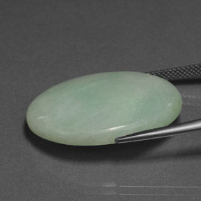 Jadéite vert naturelle coupe ovale, 30,33 ct, opaque